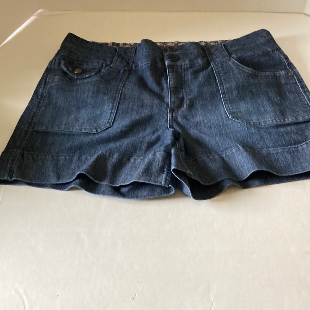 One Sone Cute Denim Shorts Size 16 Preowned  Good Condition
